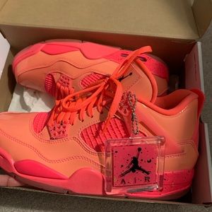 Air Jordan Retro 4 Women’s NRG